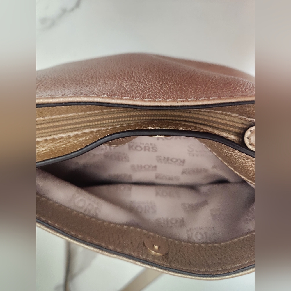 Michael Kors Gold Hobo Bag. Great Preloved Condition. - Picture 6 of 9